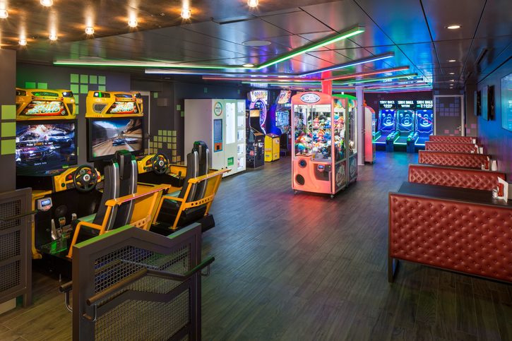Playmakers Sports Bar - Symphony of the Seas