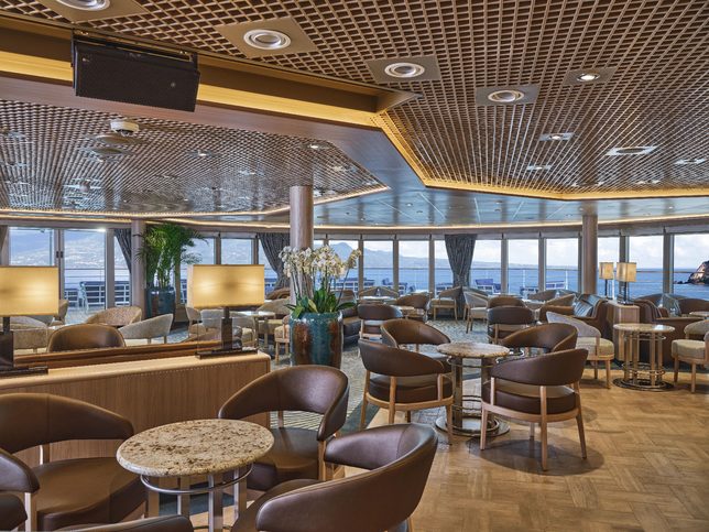 Panorama Lounge - Silver Dawn