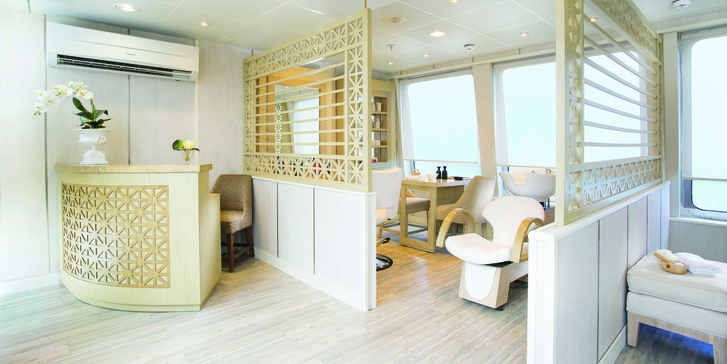 Silver-Galapagos-Beauty-Salon