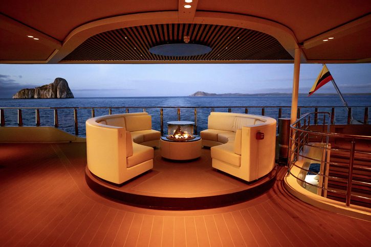 Lounge Bar - Silver Origin