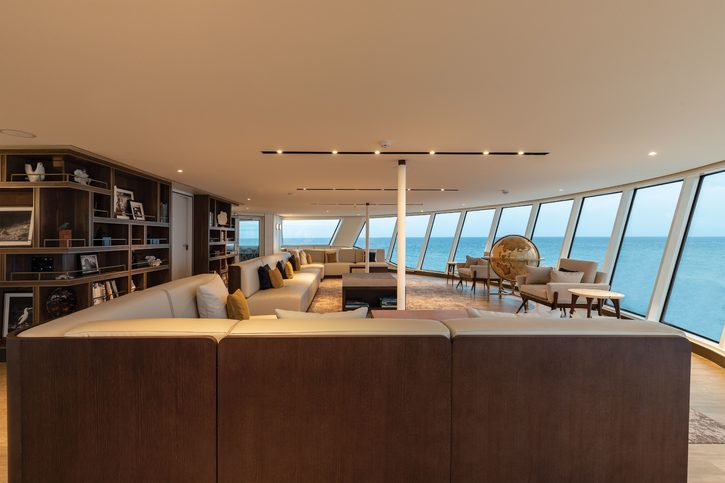 Observation Lounge - Silver Origin