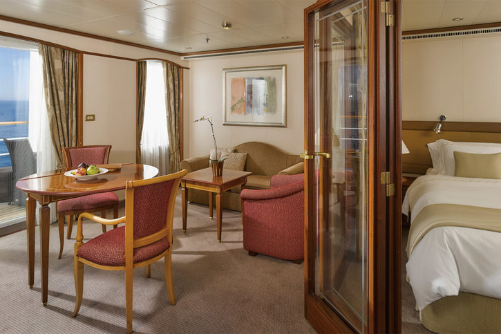 Apartmá - silversea-ship-silver-whisper-medallion-suite-1