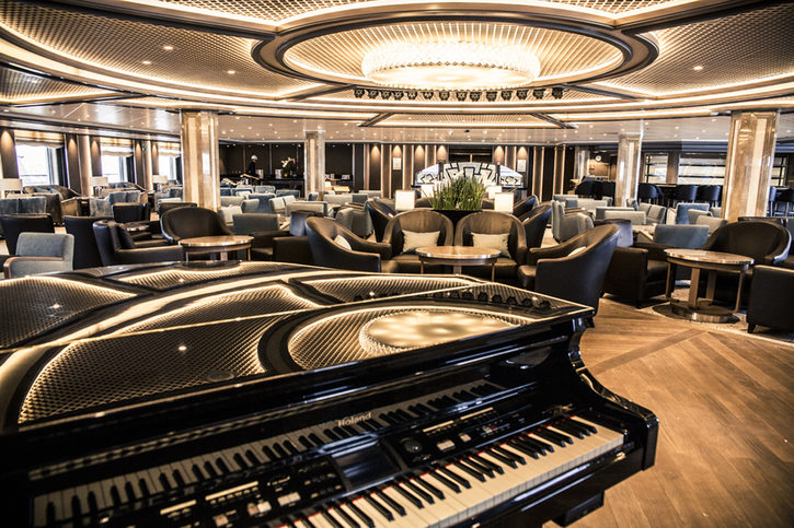 silversea-luxury-cruise-silver-spirit-public-area-dolce-vita-1