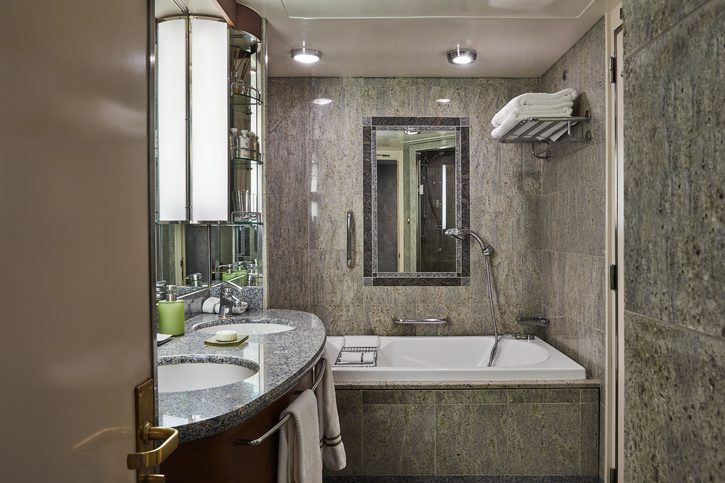 Medallion Suite, koupelna - Silver Whisper