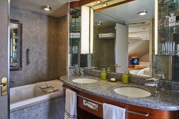 Royal Suite, koupelna - Silver Whisper