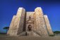 Hrad Castel del Monte s osmibokým půdorysem, jehož účel nebyl historiky dosud objasněn