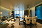 The Haven Deluxe Owner's Suite, obývací část - Norwegian Breakaway