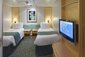 Kajuta vnitřní - RCI_FR-RoyalFamilySuite-GuestroomR
