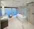 Panoramatické apartmá Ultimate Suite, koupelna - Oasis of the Seas