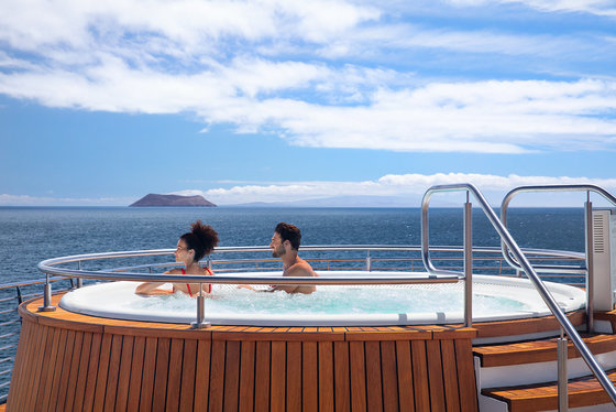 06B_JACUZZI_3374R