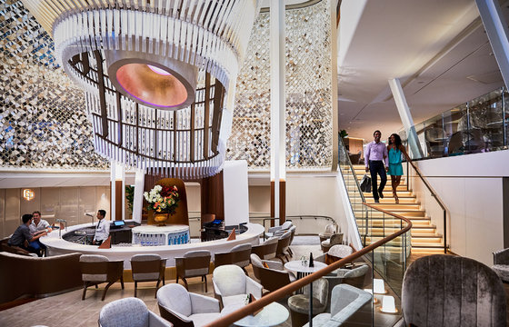 22_CelebrityEdge_GrandPlaza_15292-1
