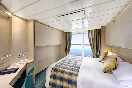 Trojlôžková kajuta s balkónom (BM1) – MSC Armonia