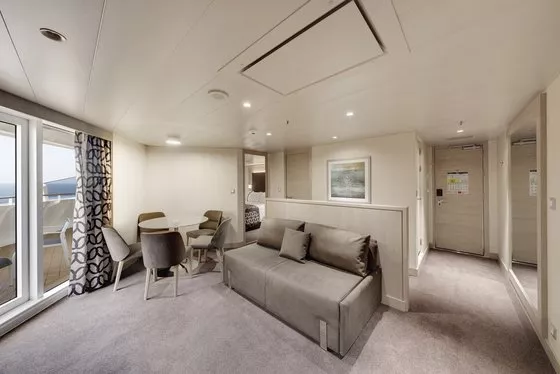 Apartmá Grand Suite Aurea s terasou a vířivkou (SXJ) - MSC Euribia