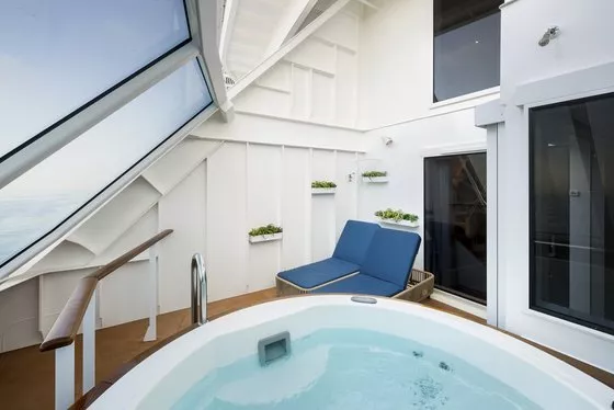 Apartmá Yacht Club Duplex s vířivkou (YJD), balkon - MSC Euribia