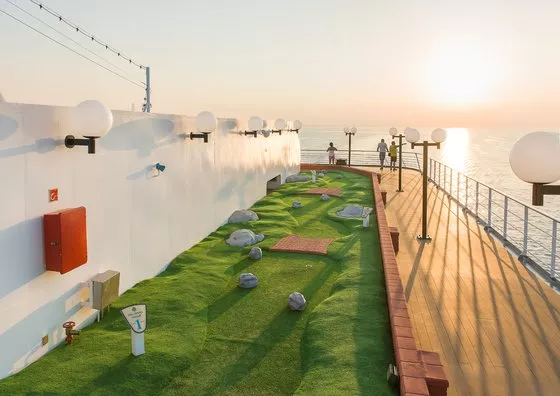 MSC Opera, minigolf