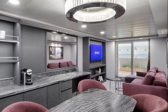 Apartmá Yacht Club Royal Suite s vírivkou (YC3) – MSC Orchestra