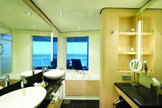The Haven Penthouse na zádi, koupelna - Norwegian Breakaway
