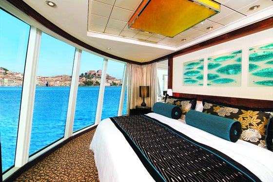 The Haven Deluxe Owner´s apartmá ložnice - Norwegian Epic