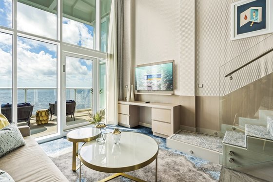 Dvojposchodový apartmán Crown Suite (L1) – Wonder of the Seas